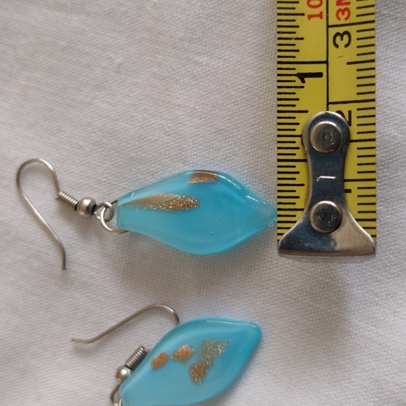 Blue glass hook earrings - Picture 6 of 6